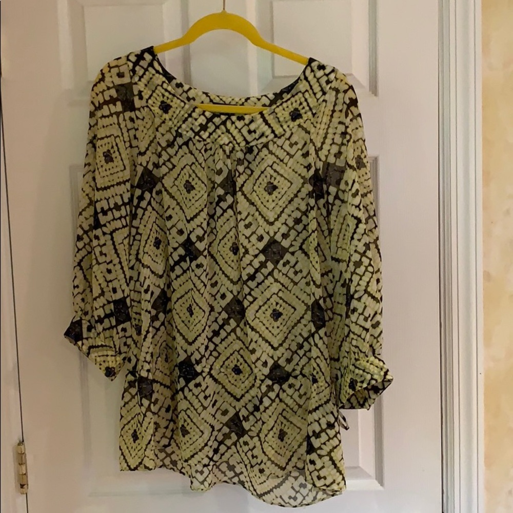 Size M Nine West yellow and blue blouse.